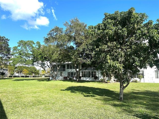 131 Oakridge J 131, Deerfield Beach, FL 33442