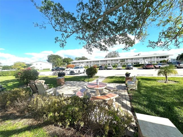 131 Oakridge J 131, Deerfield Beach, FL 33442