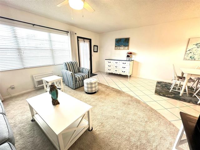 131 Oakridge J 131, Deerfield Beach, FL 33442