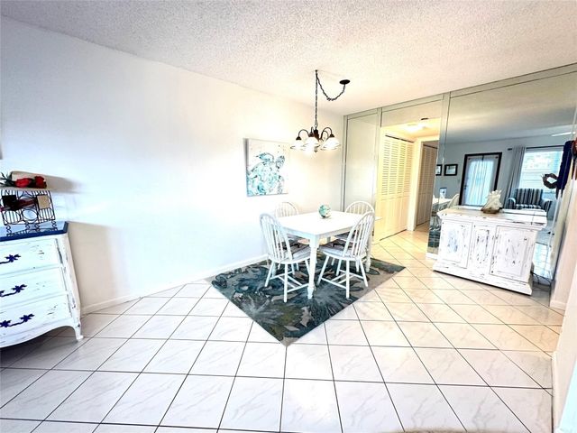 131 Oakridge J 131, Deerfield Beach, FL 33442