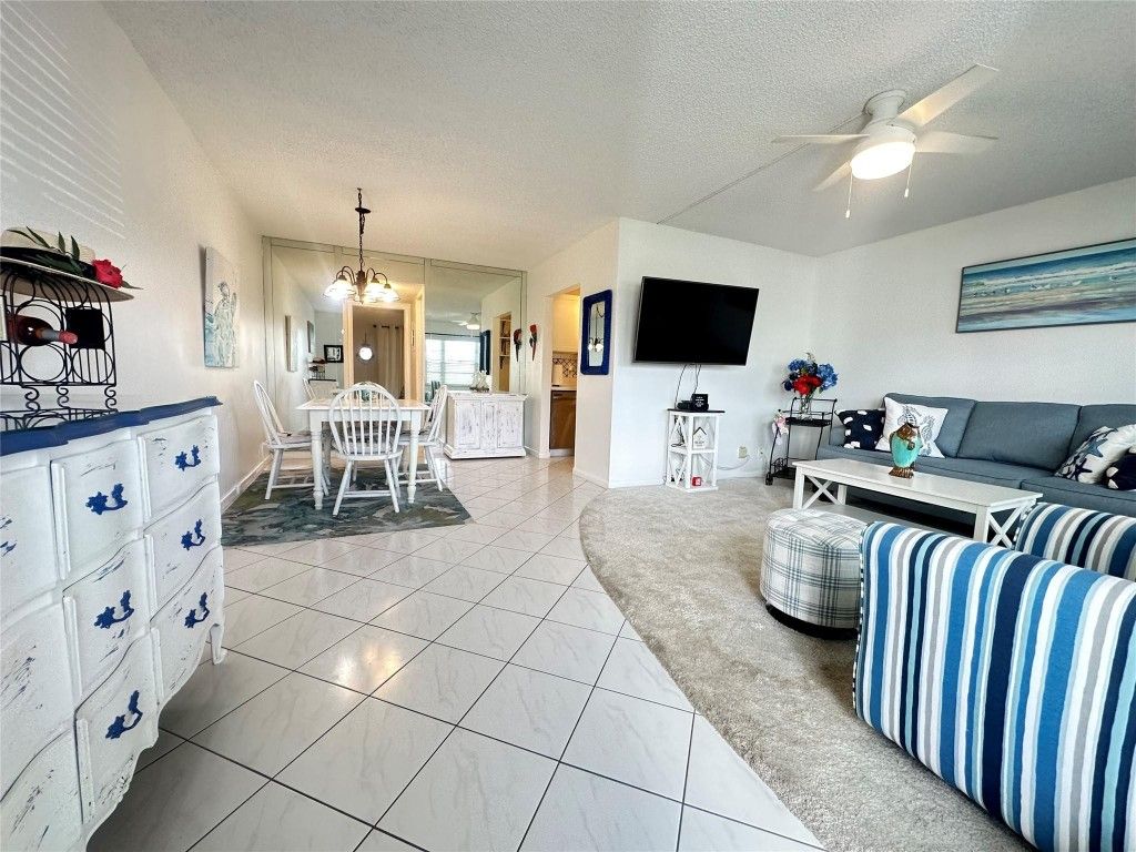131 Oakridge J 131, Deerfield Beach, FL 33442