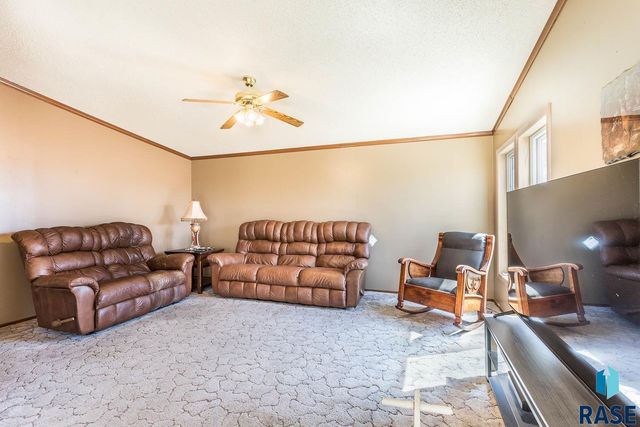 27738 469th Ave, Lennox, SD 57039