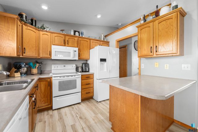 7516 S Bell Cir Circle, Sioux Falls, SD 57108