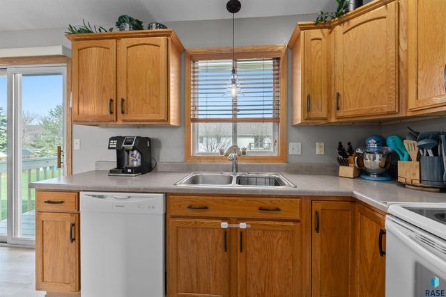 7516 S Bell Cir Circle, Sioux Falls, SD 57108
