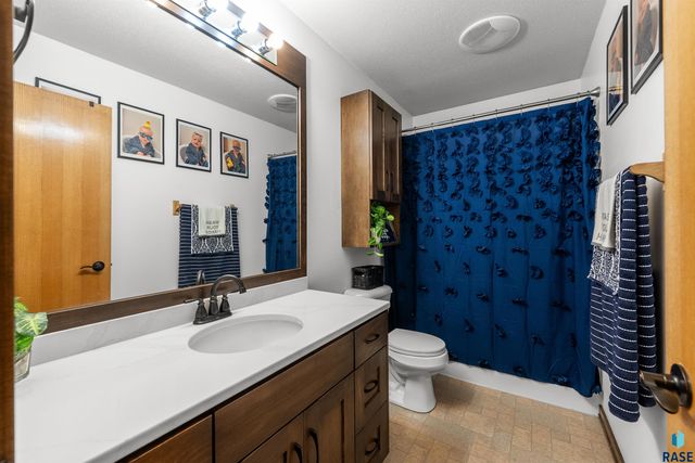 7516 S Bell Cir Circle, Sioux Falls, SD 57108