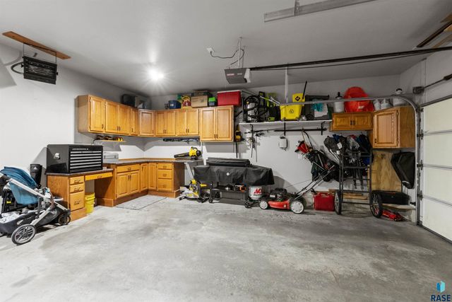7516 S Bell Cir Circle, Sioux Falls, SD 57108