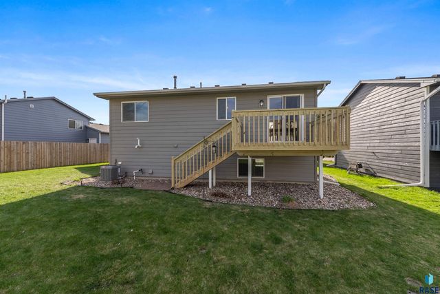 7516 S Bell Cir Circle, Sioux Falls, SD 57108
