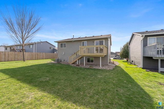 7516 S Bell Cir Circle, Sioux Falls, SD 57108