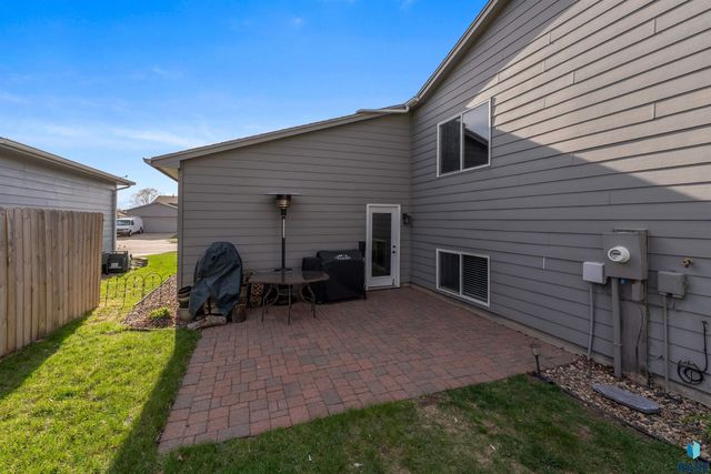 7516 S Bell Cir Circle, Sioux Falls, SD 57108