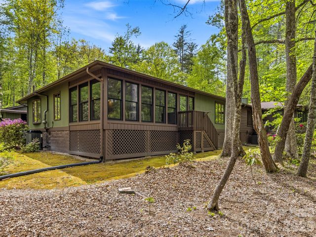 348 Surrey Lane, Brevard, NC 28712