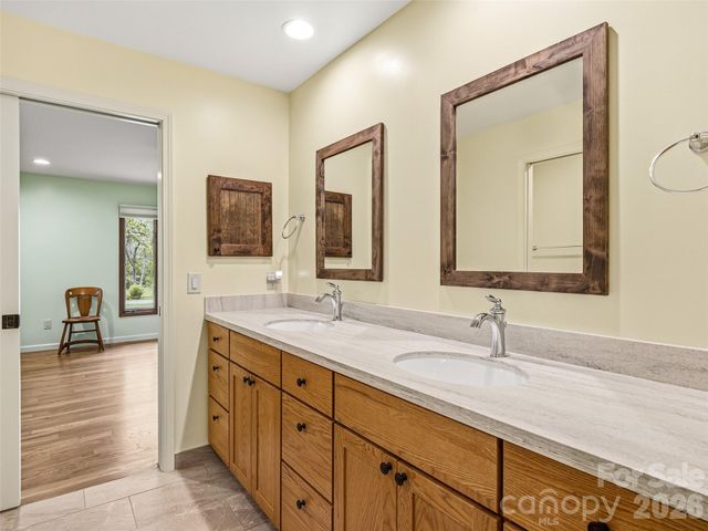 348 Surrey Lane, Brevard, NC 28712