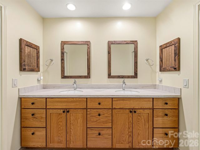 348 Surrey Lane, Brevard, NC 28712