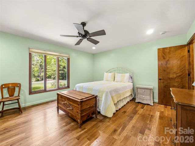 348 Surrey Lane, Brevard, NC 28712
