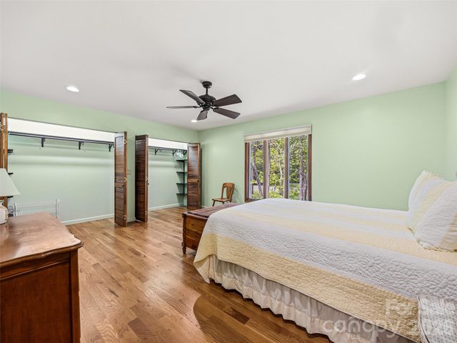 348 Surrey Lane, Brevard, NC 28712