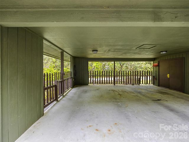 348 Surrey Lane, Brevard, NC 28712