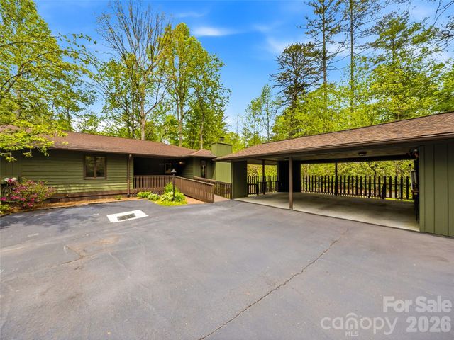 348 Surrey Lane, Brevard, NC 28712