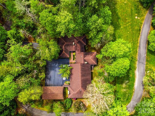 348 Surrey Lane, Brevard, NC 28712