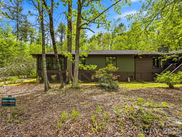 348 Surrey Lane, Brevard, NC 28712
