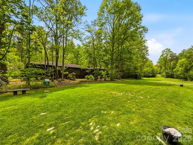 348 Surrey Lane, Brevard, NC 28712