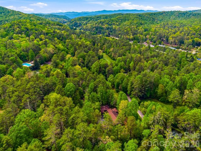 348 Surrey Lane, Brevard, NC 28712