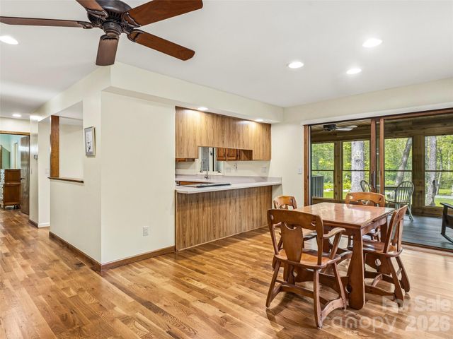 348 Surrey Lane, Brevard, NC 28712