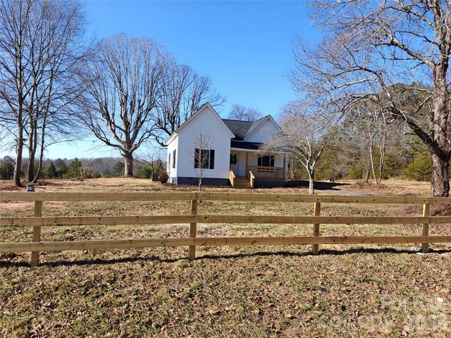 464 Hamrick Road, Mooresboro, NC 28114