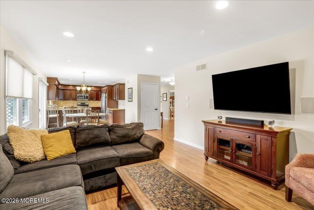 29 Nashua Drive, Marlboro, NJ 07746