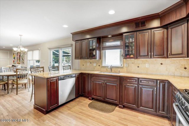 29 Nashua Drive, Marlboro, NJ 07746