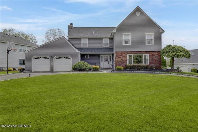 29 Nashua Drive, Marlboro, NJ 07746