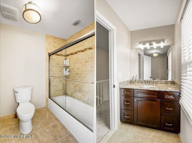 29 Nashua Drive, Marlboro, NJ 07746