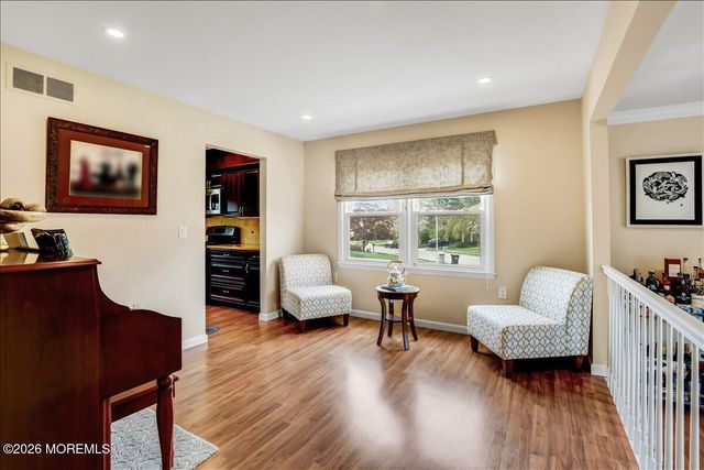 29 Nashua Drive, Marlboro, NJ 07746