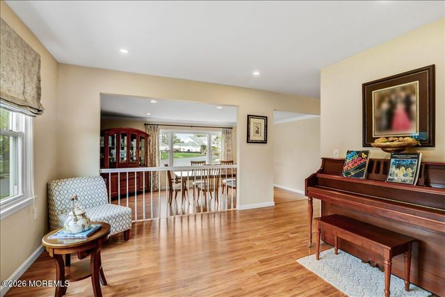 29 Nashua Drive, Marlboro, NJ 07746