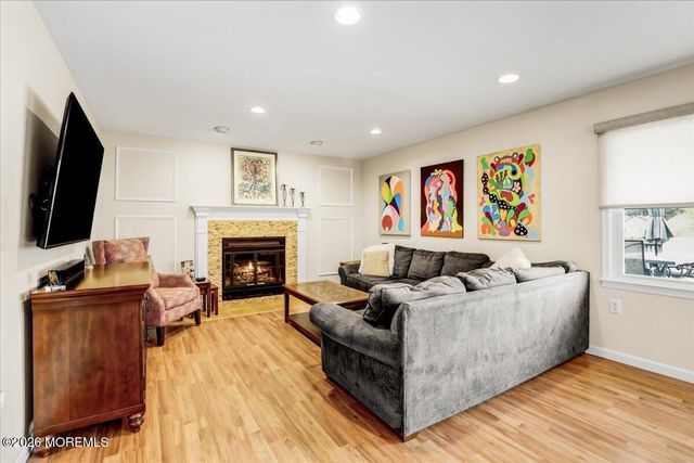 29 Nashua Drive, Marlboro, NJ 07746