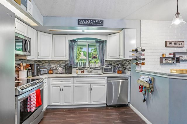 4001 BAINWOOD COURT, Tampa, FL 33614