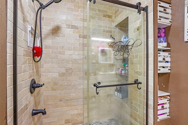 4001 BAINWOOD COURT, Tampa, FL 33614