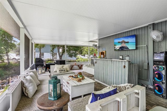 4001 BAINWOOD COURT, Tampa, FL 33614