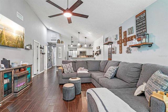 4001 BAINWOOD COURT, Tampa, FL 33614