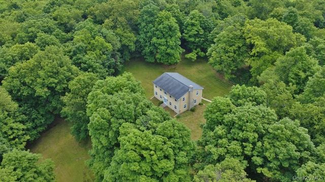 72 Egbertson Road, Campbell Hall, NY 10916