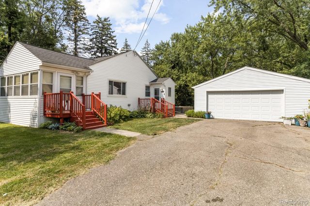 7330 Embury Road, Grand Blanc Charter Township, MI 48439