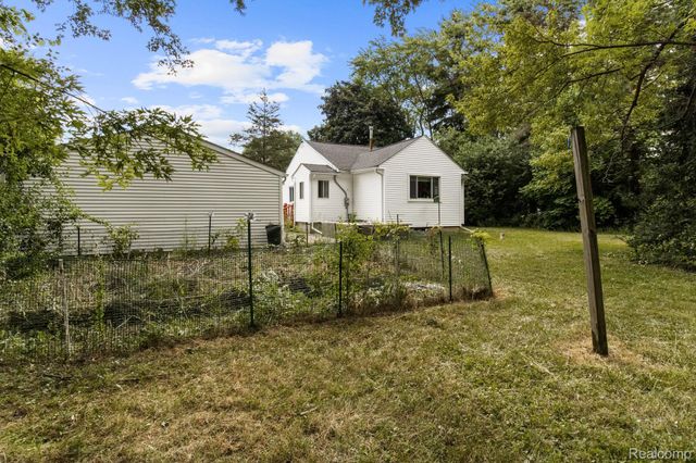 7330 Embury Road, Grand Blanc Charter Township, MI 48439