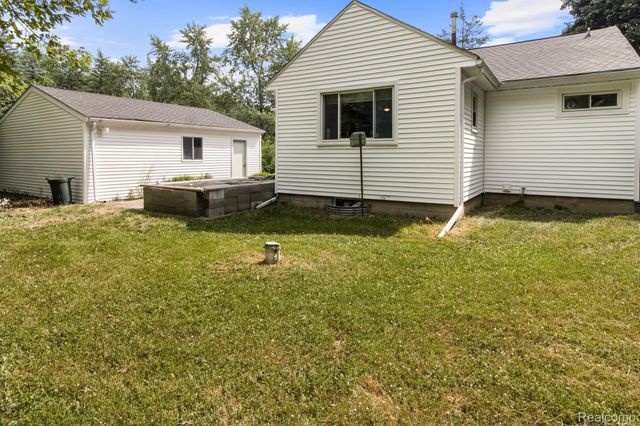 7330 Embury Road, Grand Blanc Charter Township, MI 48439