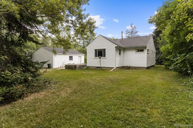 7330 Embury Road, Grand Blanc Charter Township, MI 48439