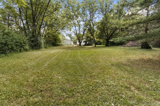 7330 Embury Road, Grand Blanc Charter Township, MI 48439