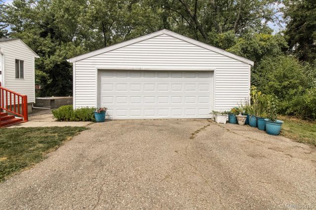 7330 Embury Road, Grand Blanc Charter Township, MI 48439