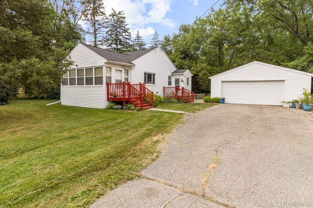 7330 Embury Road, Grand Blanc Charter Township, MI 48439