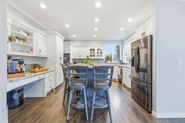 5620 W Dradie St, Pasco, WA 99301