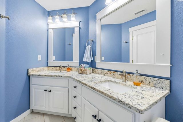 5620 W Dradie St, Pasco, WA 99301