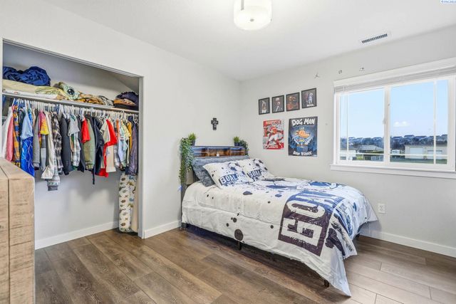 5620 W Dradie St, Pasco, WA 99301