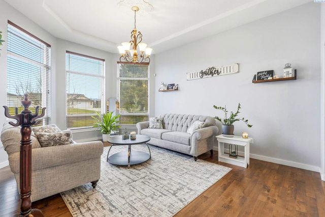 5620 W Dradie St, Pasco, WA 99301