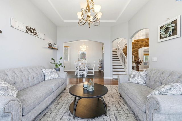 5620 W Dradie St, Pasco, WA 99301